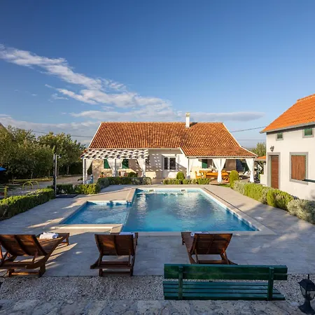 Villa Mirkov San *