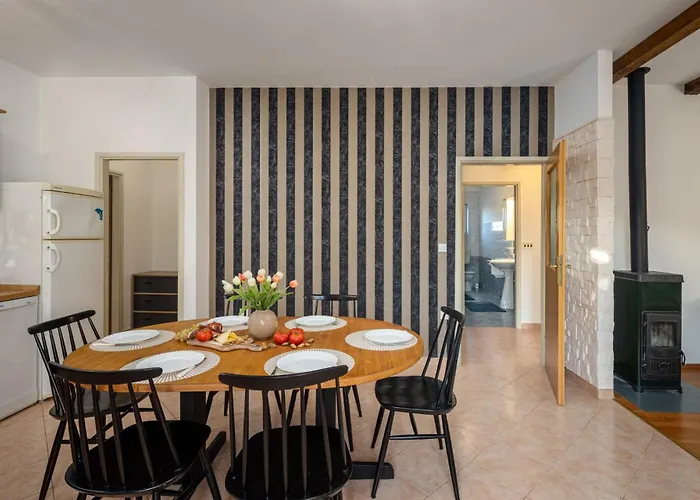 וילה Mirkov San *