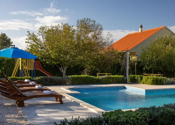 Mirkov San וילה *