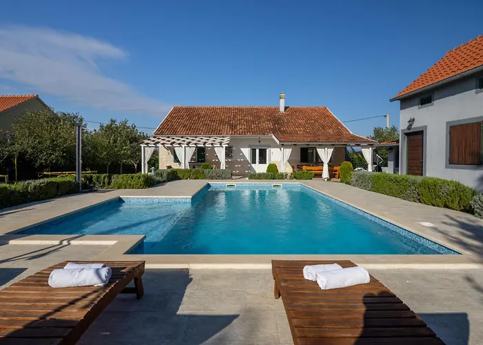 וילה Mirkov San Pakovo Selo