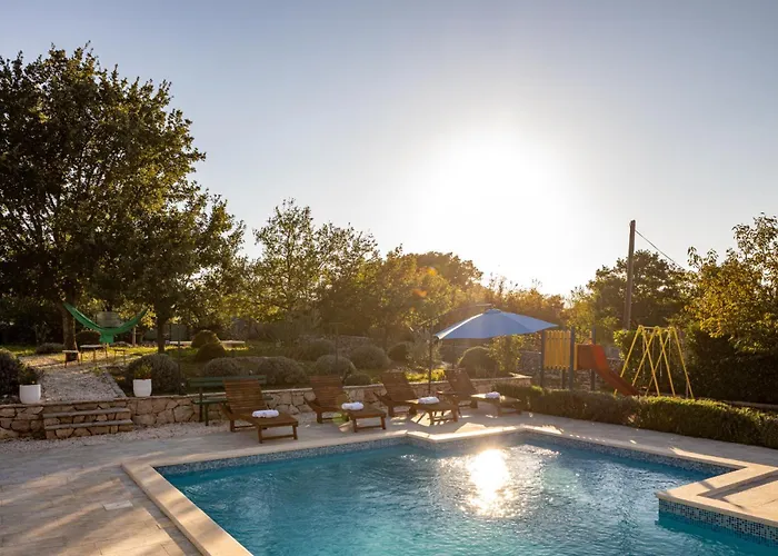 וילה Mirkov San *